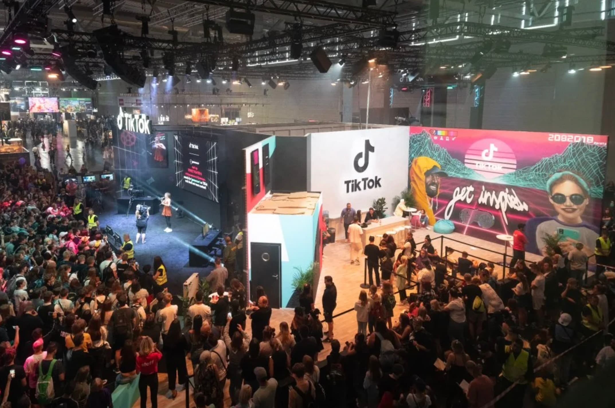 Gaming on TikTok brand asset.